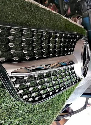 Diamond Grille for Mercedes Benz W204
Models : C250, C300, C350, C180