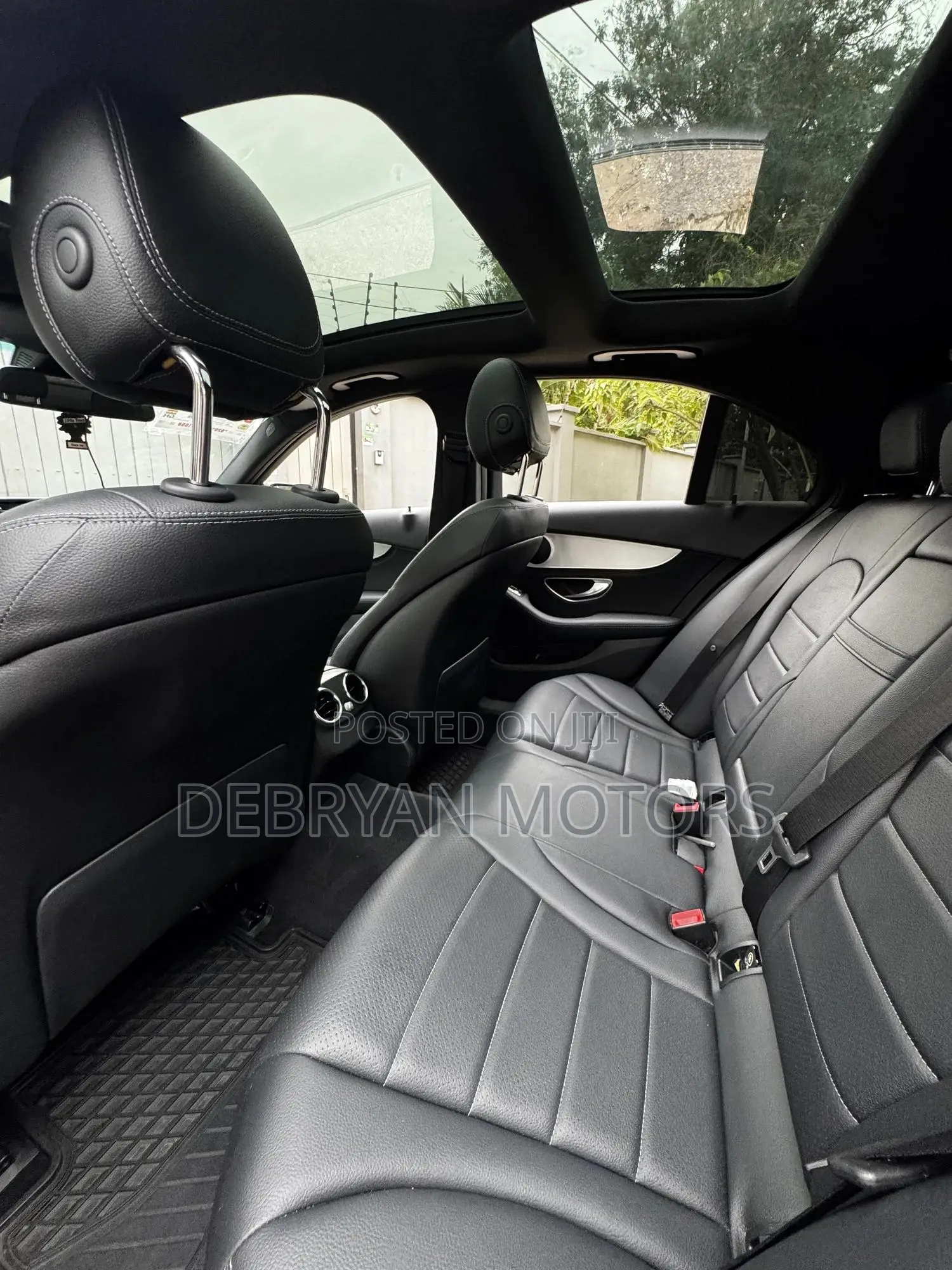 Mercedes-Benz C300 Sport 4Matic Sedan AWD (2.0L 4cyll 7A) 2016 Black