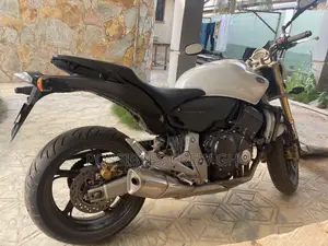 Honda CB 2009 White
