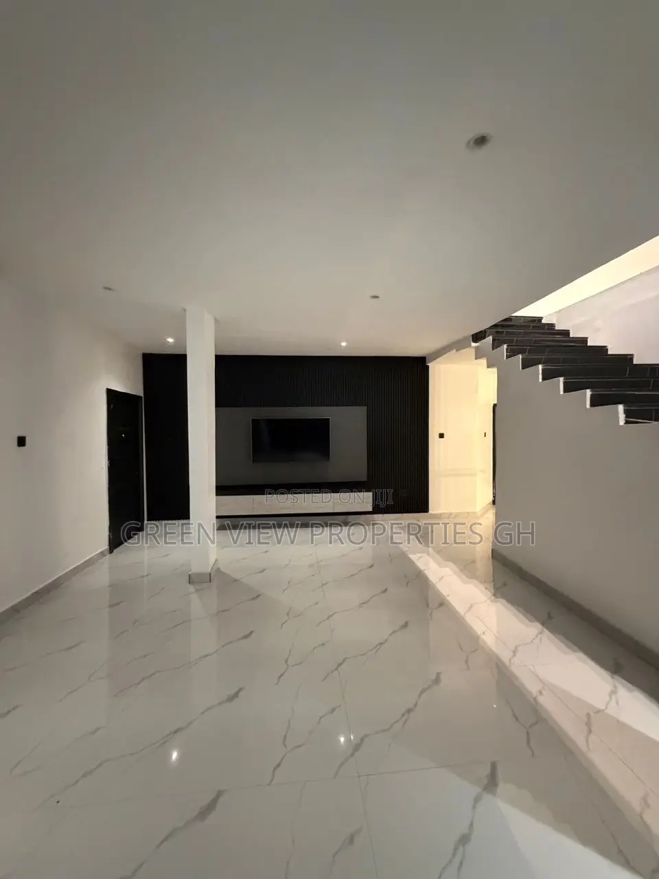Furnished 5bdrm Duplex in East Legon for sale