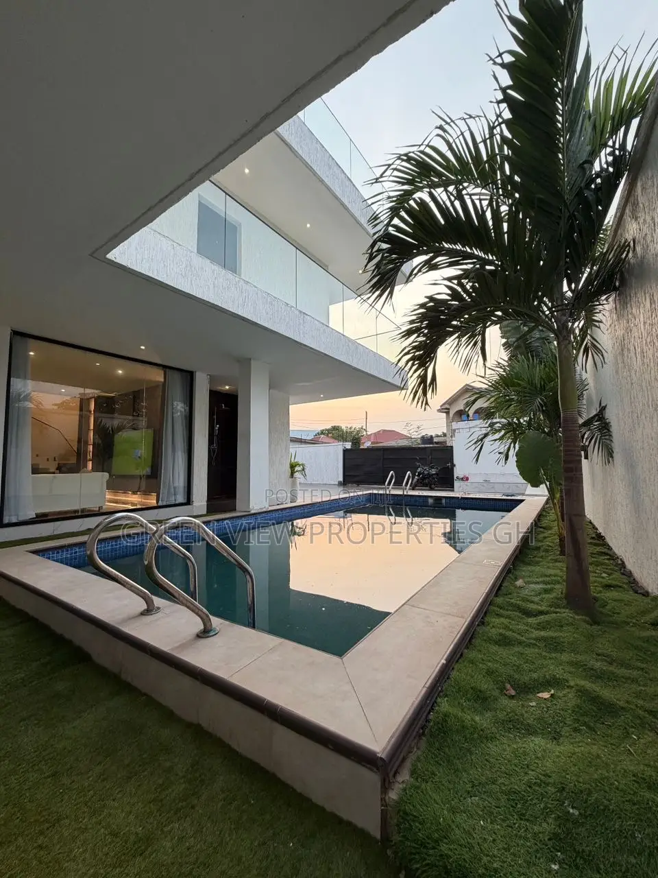 Furnished 5bdrm Duplex in East Legon for sale