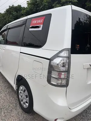 Toyota Voxy 2012 White