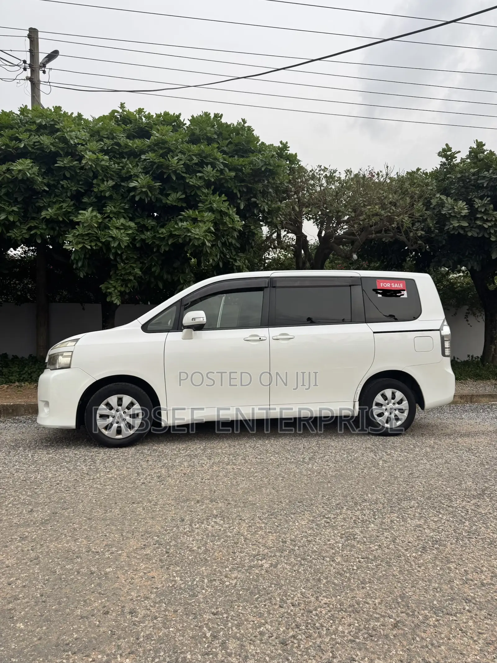 Toyota Voxy 2012 White