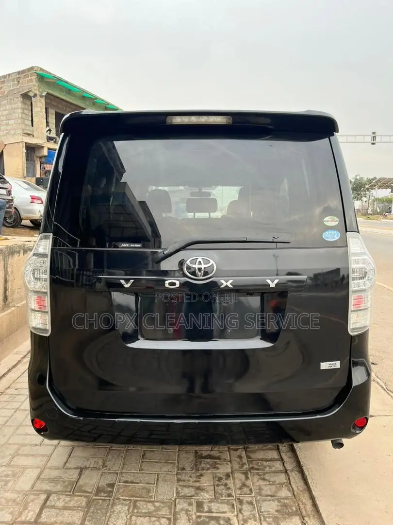 Toyota Voxy 2010 Black
