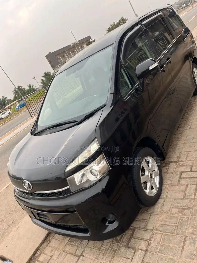 Toyota Voxy 2010 Black