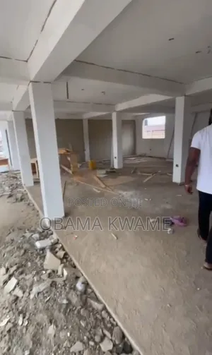 Roadside 3 in 1 Shop for Rent at Madina