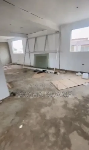 Roadside 3 in 1 Shop for Rent at Madina
