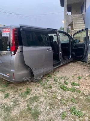 Toyota Voxy 2014 Grey