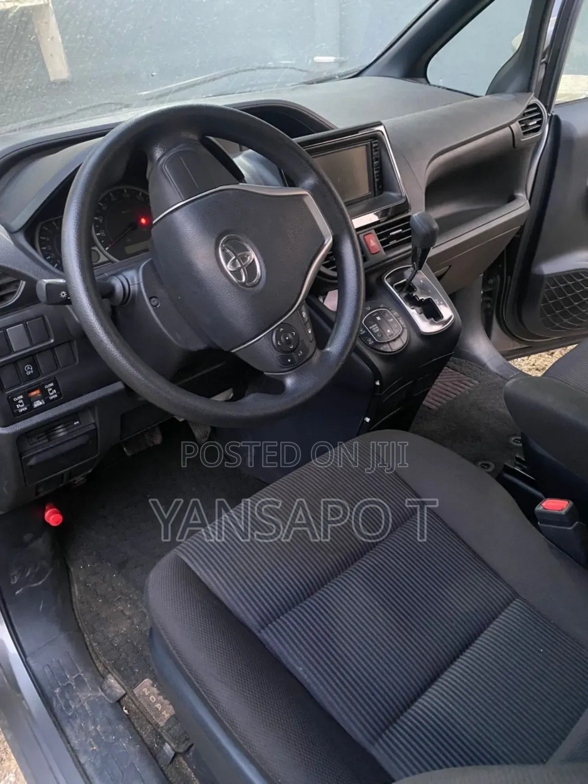 Toyota Voxy 2014 Grey
