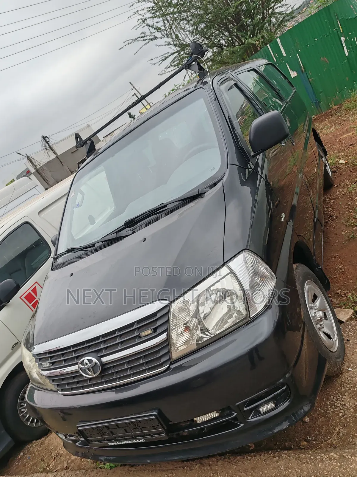 Toyota HiAce 2012 Black