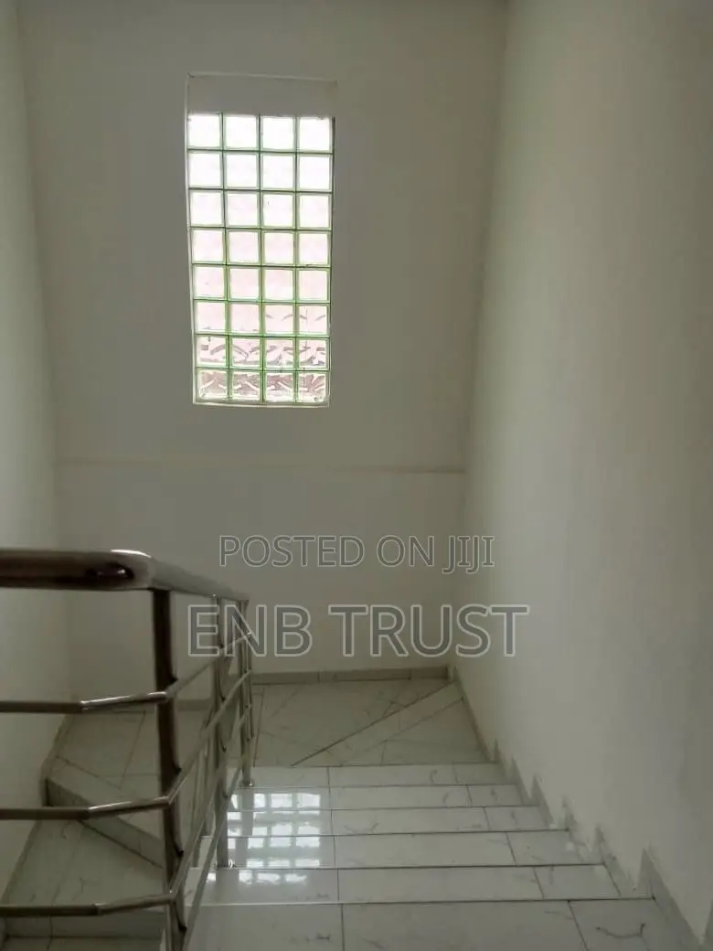 5bdrm Duplex in Oyarifa, Pentecost for rent