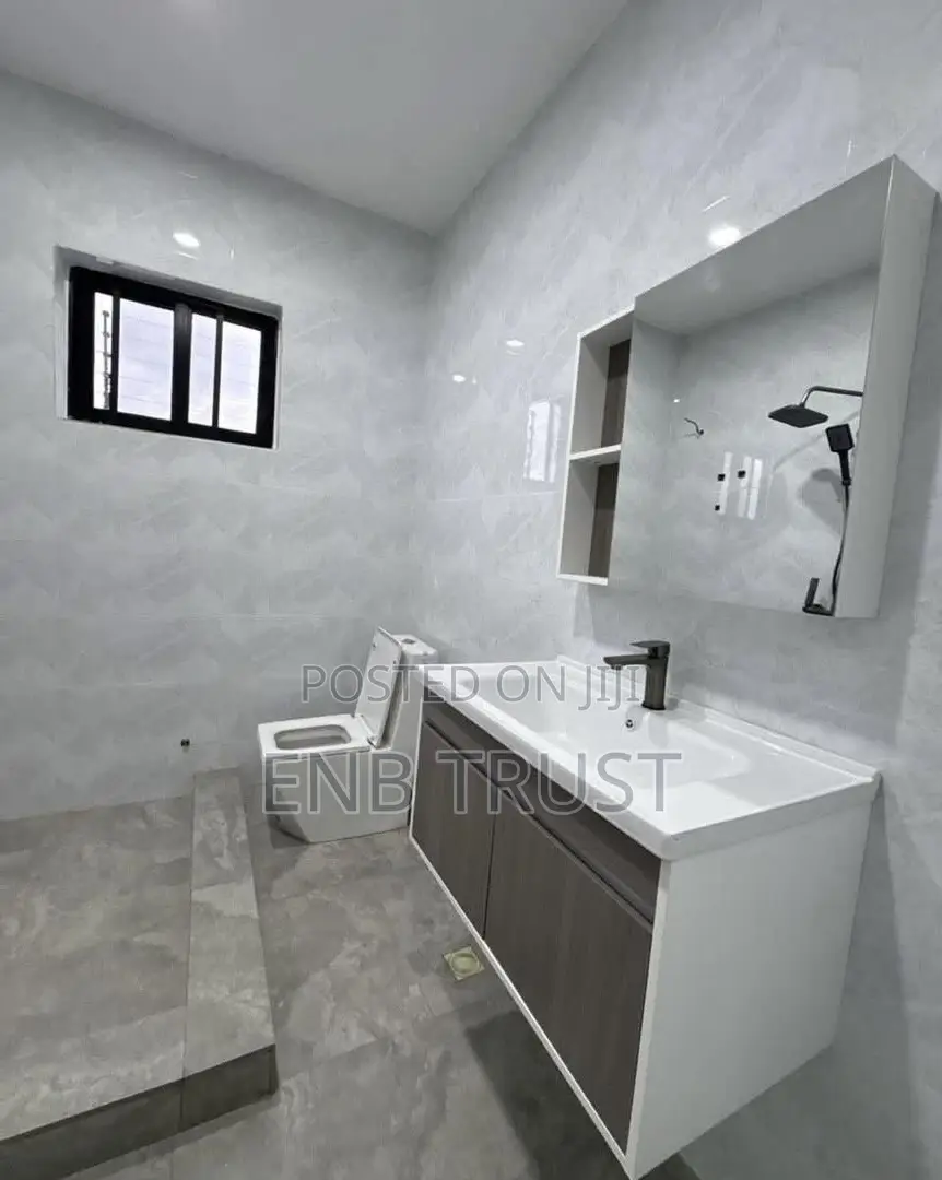 3bdrm House in Lake Side Estate for sale