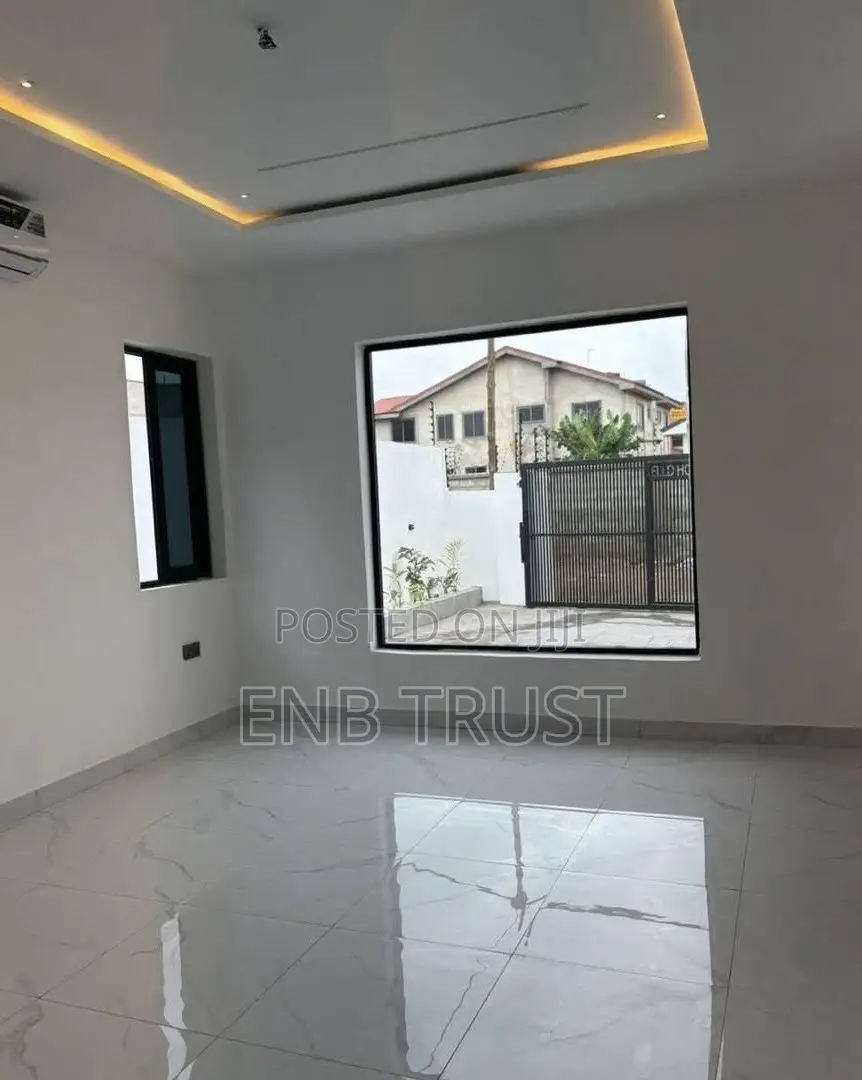 3bdrm House in Lake Side Estate for sale
