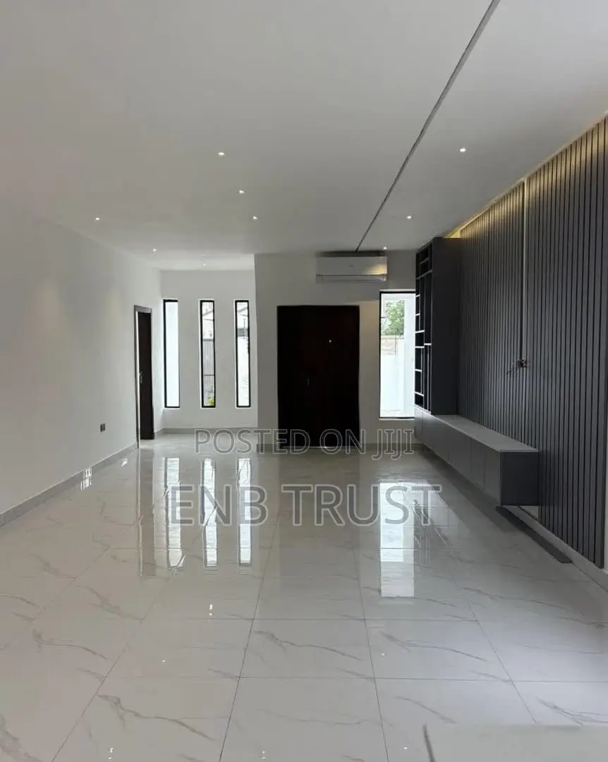 3bdrm House in Lake Side Estate for sale