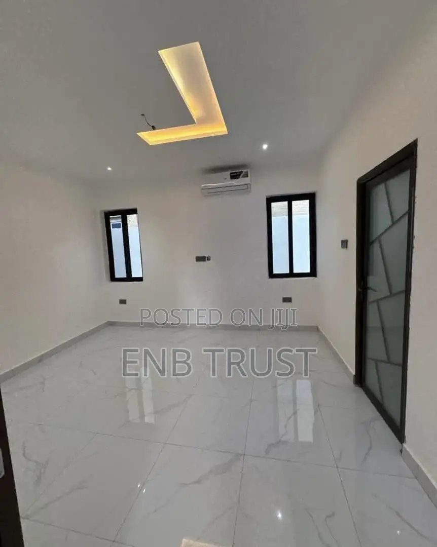 3bdrm House in Lake Side Estate for sale