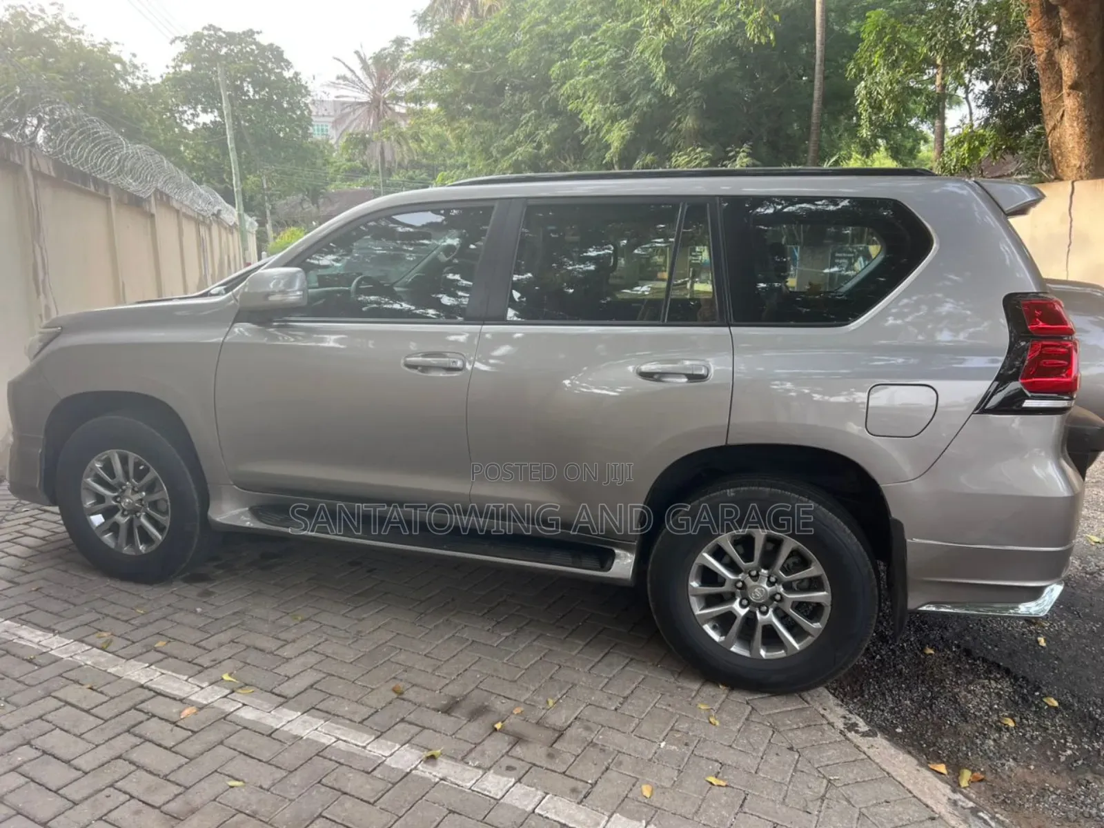 Toyota Land Cruiser Prado 2022 Gray