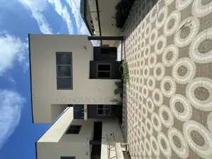 4bdrm House in Ashaley Botwe for sale