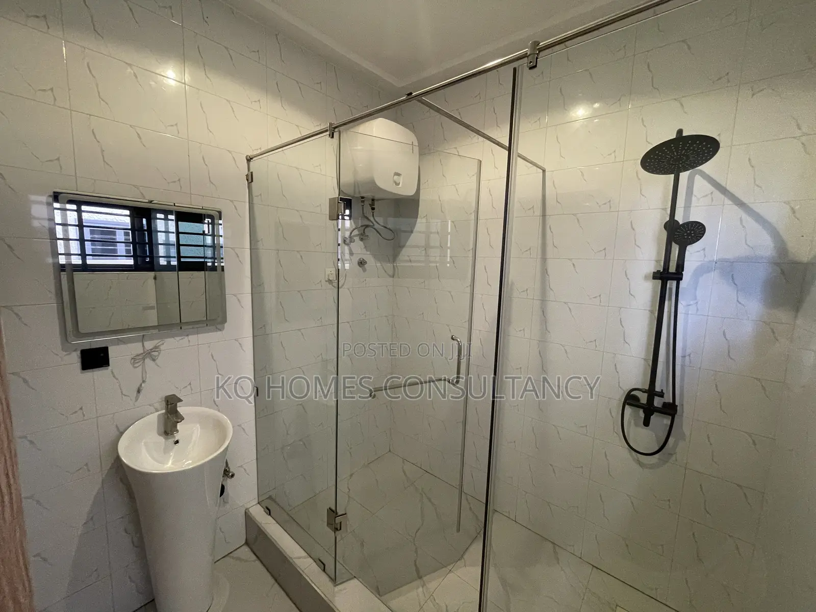 4bdrm House in Ashaley Botwe for sale