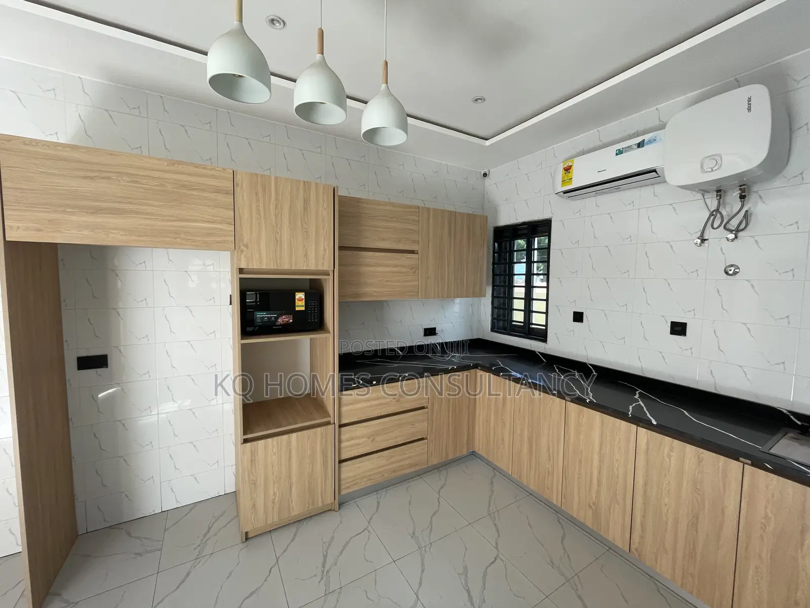4bdrm House in Ashaley Botwe for sale