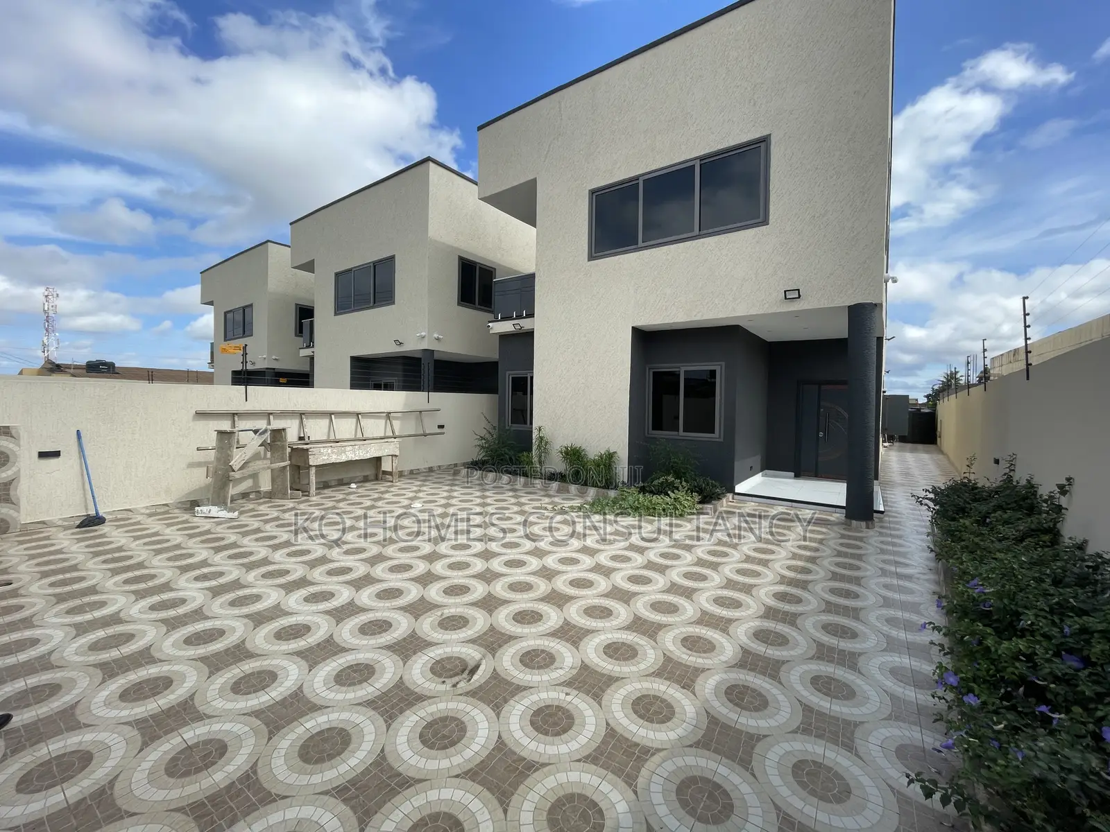 4bdrm House in Ashaley Botwe for sale