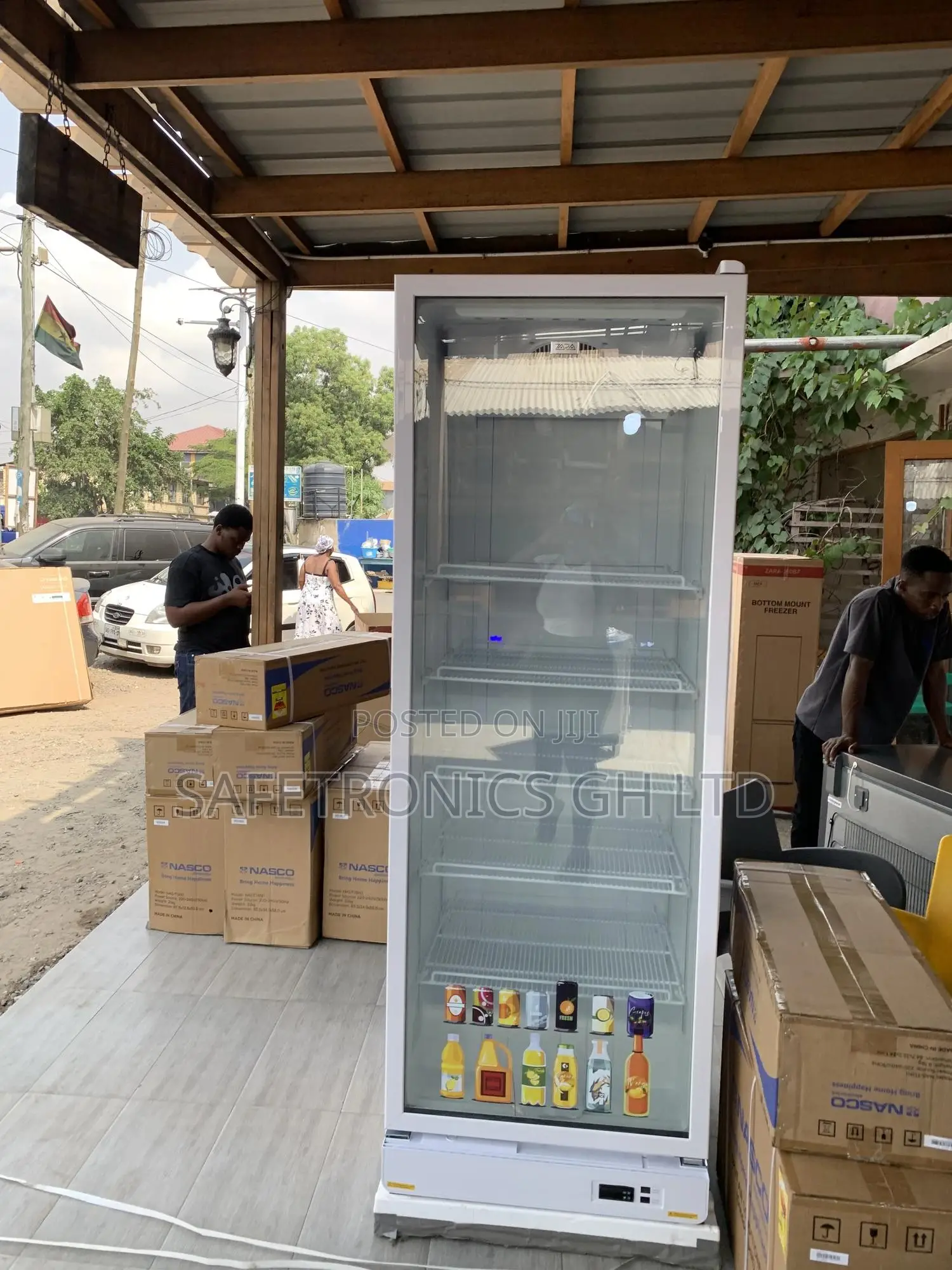Get Classic 591 Liters Singledoor Zara-600dfg Display Fridge