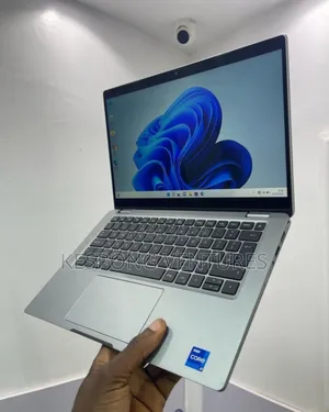 Laptop Dell Latitude 5320 16GB Intel Core I7 SSD 256GB