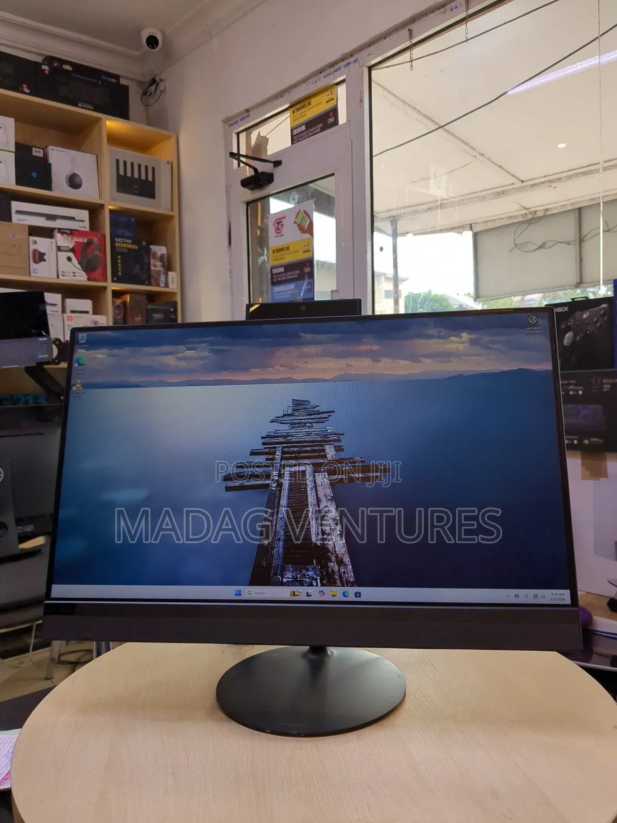 Desktop Computer Lenovo Ideacentre AIO 520 8GB AMD Ryzen 5 HDD+SSD 1T