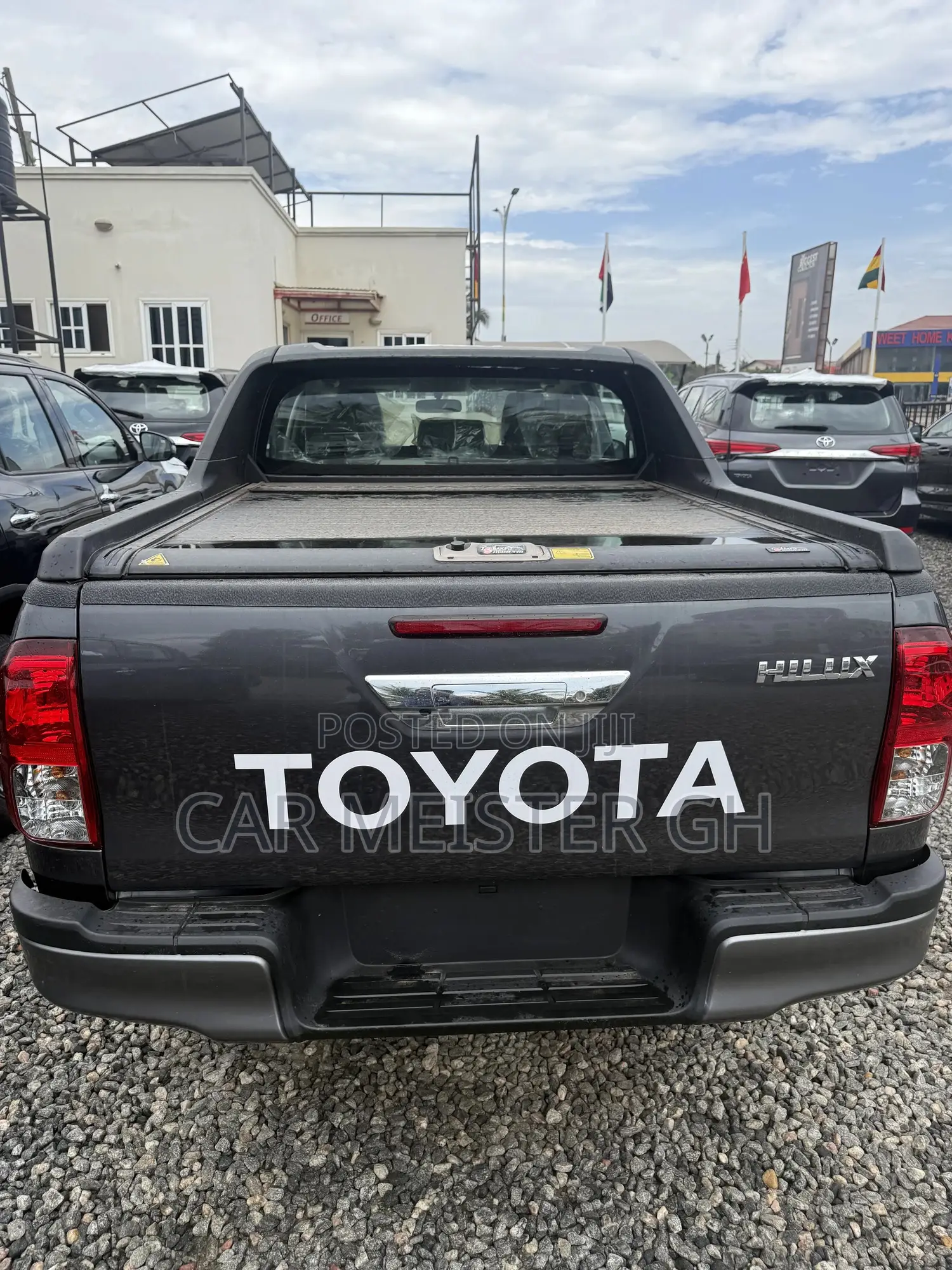 New Toyota Hilux 2025 Silver