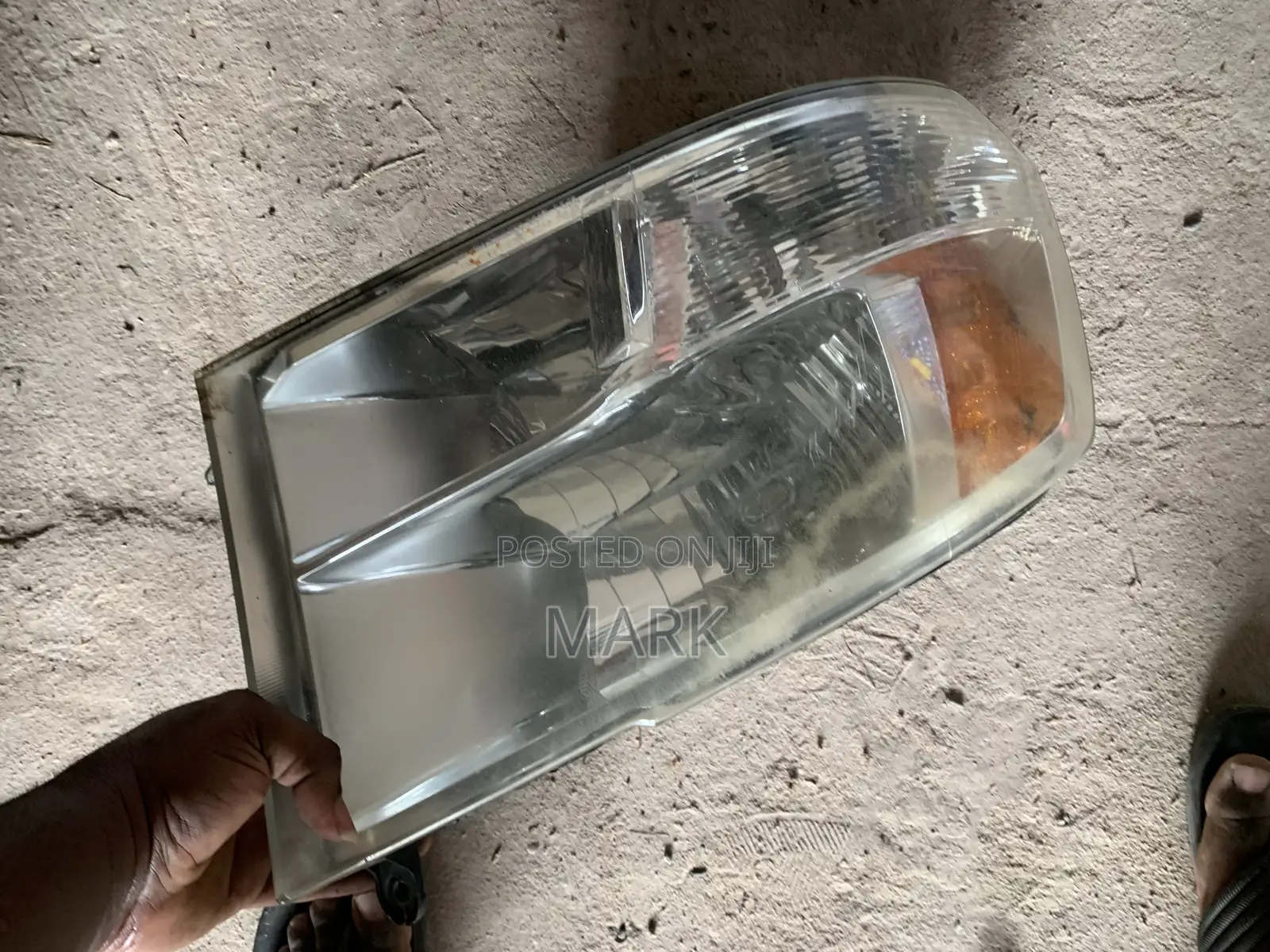 Dodge Ram 1500 Headlights (Left)