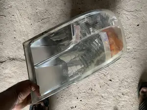 Dodge Ram 1500 Headlights (Left)