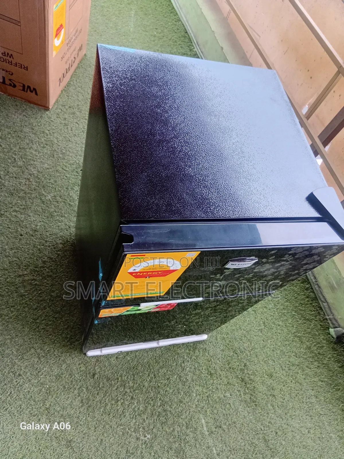 Westpool 80l Refrigerator Withadjustable Shelveswestpool Refrigerator
