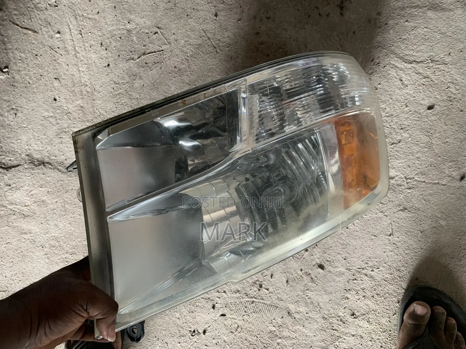 Dodge Ram 1500 Headlights (Left)