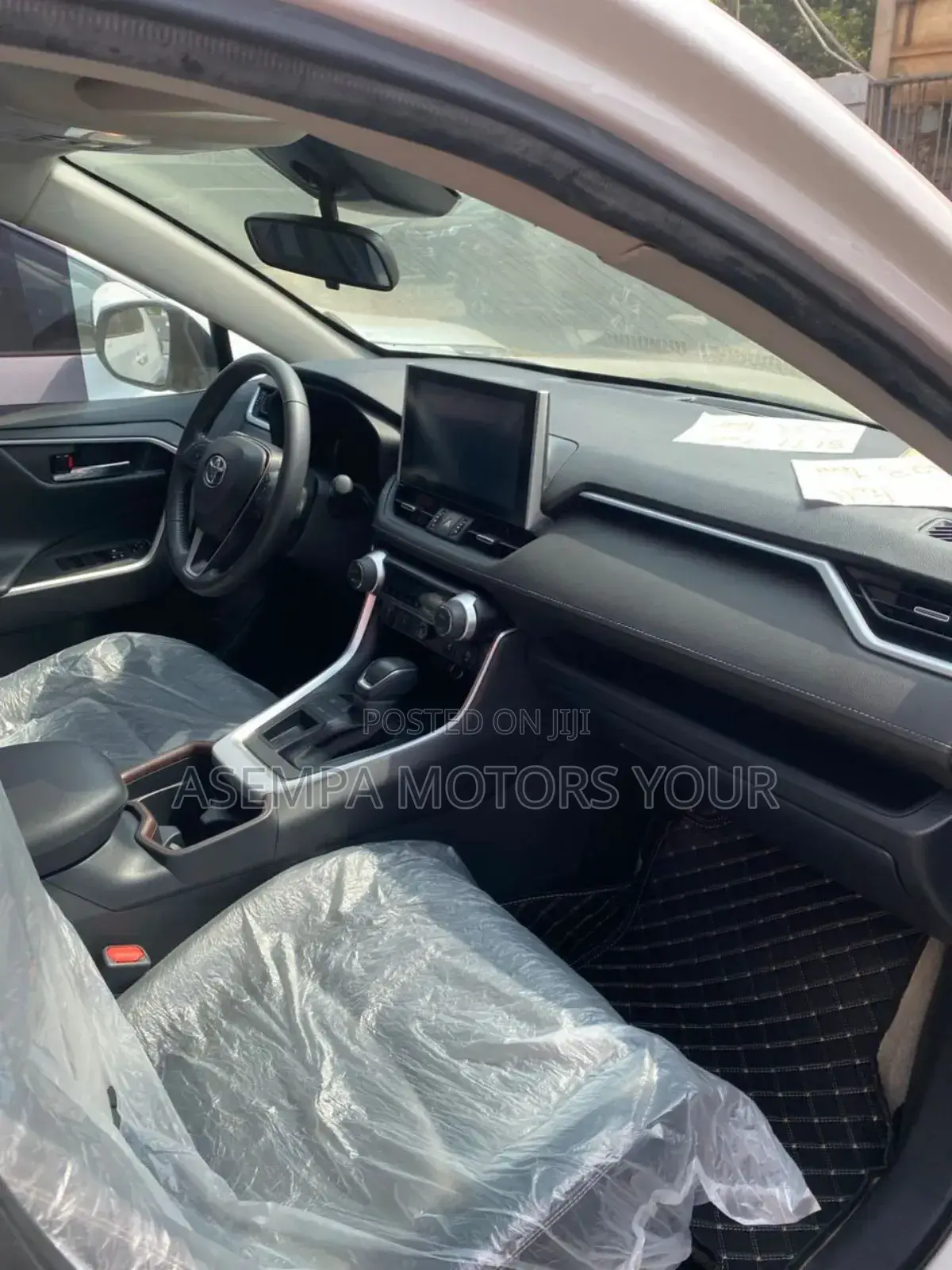 Toyota RAV4 XLE Premium AWD 2023 White