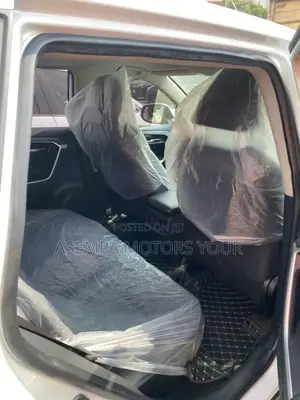 Toyota RAV4 XLE Premium AWD 2023 White
