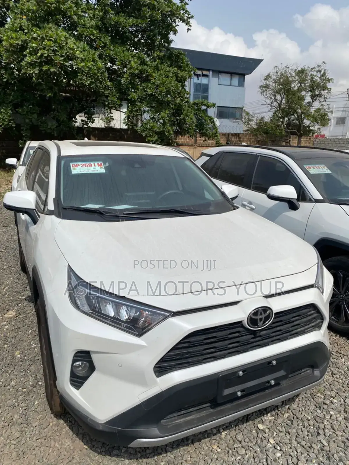 Toyota RAV4 XLE Premium AWD 2023 White