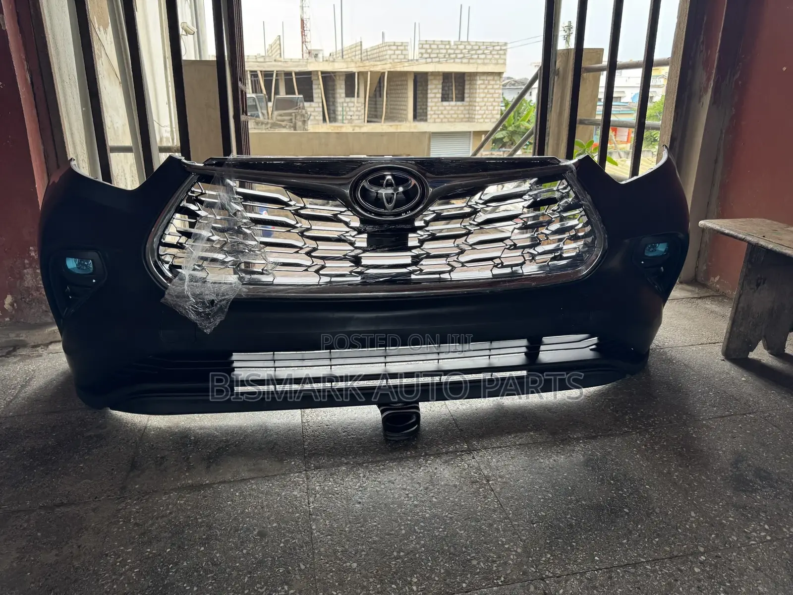 Toyota Highlander 2020-2021-2022-2023-2024 Front Bumper Le
