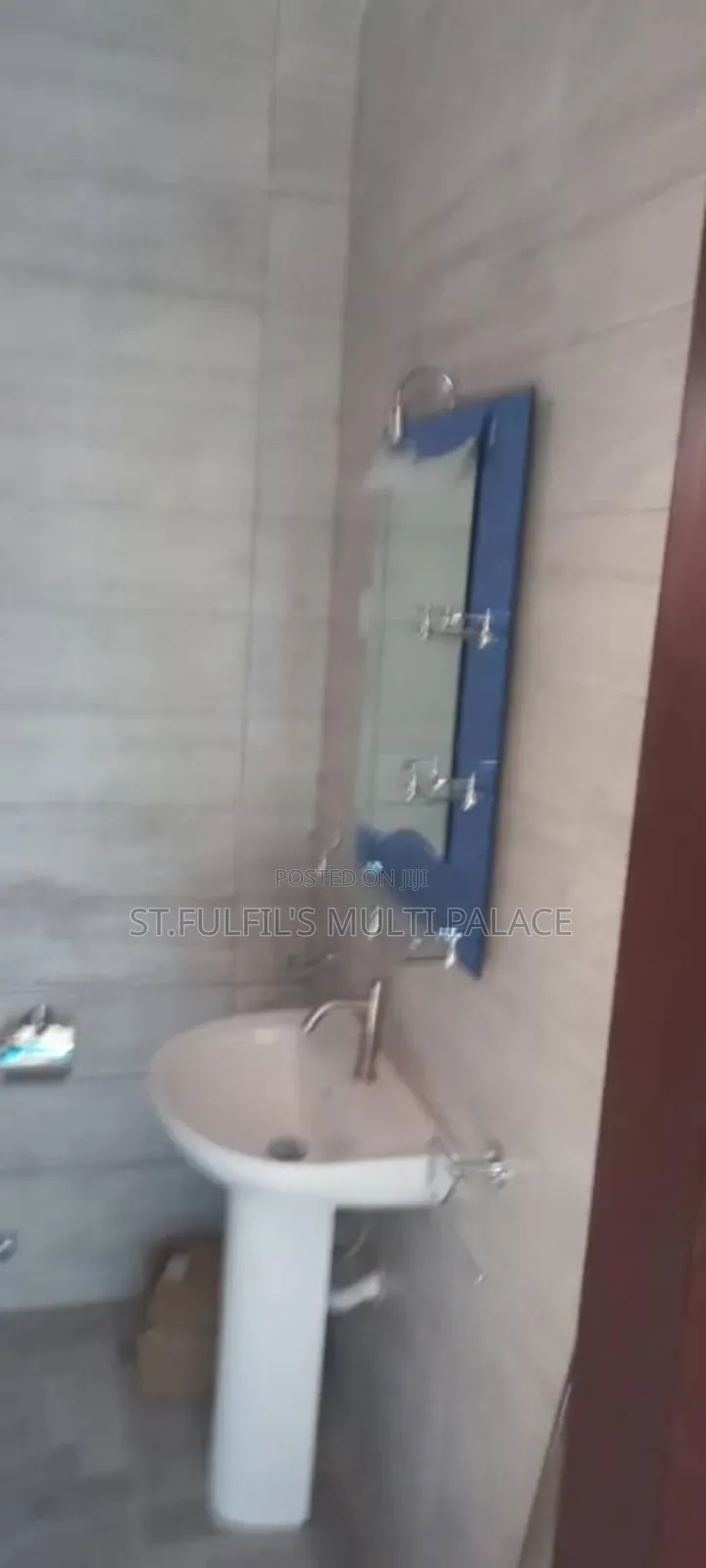 3bdrm House in Lakeside, Ashaley Botwe for rent