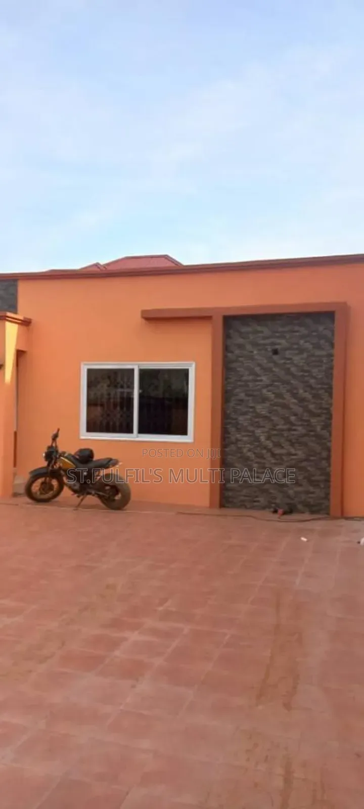 3bdrm House in Lakeside, Ashaley Botwe for rent