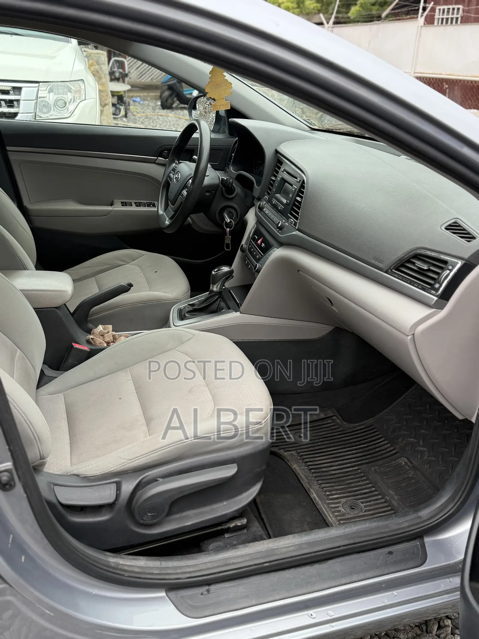 Hyundai Elantra ECO Sedan FWD (1.4L 4cyl 7A) 2017 Gray