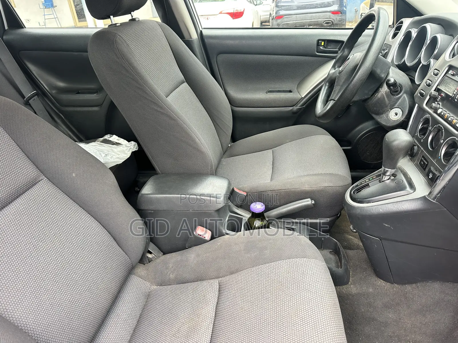 Pontiac Vibe 2008 White