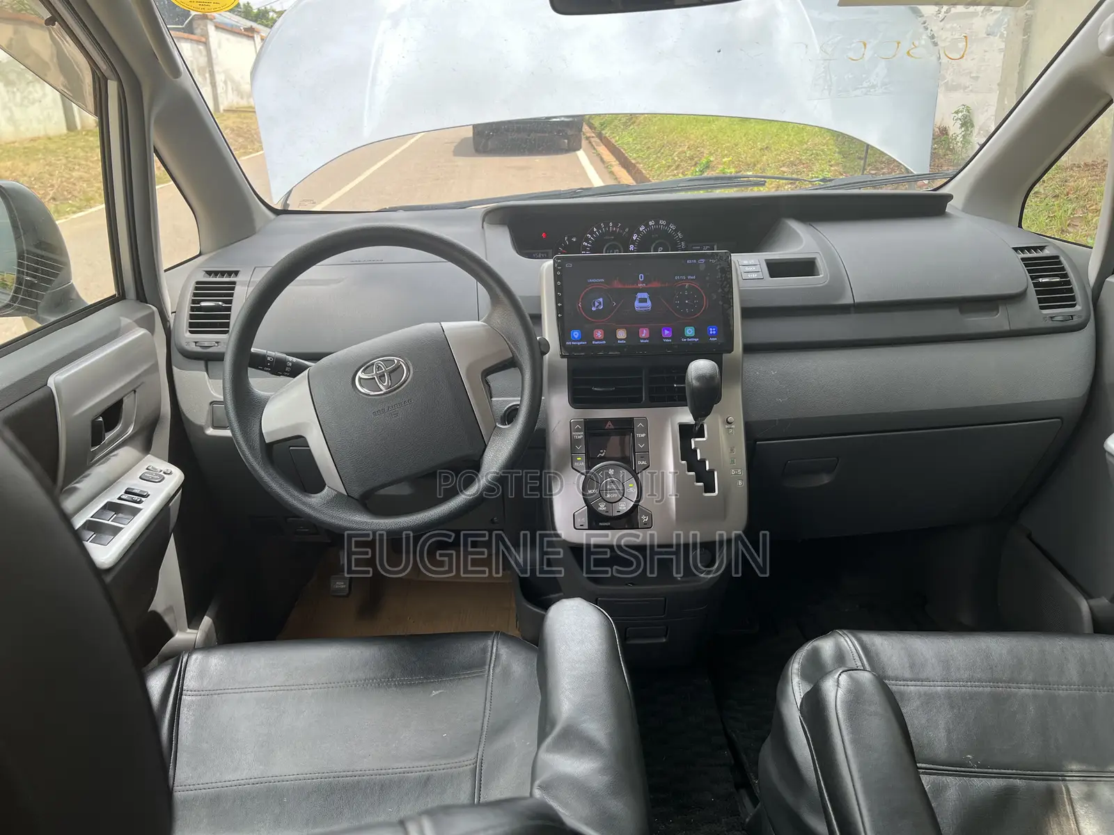 Toyota Voxy 2009 Silver