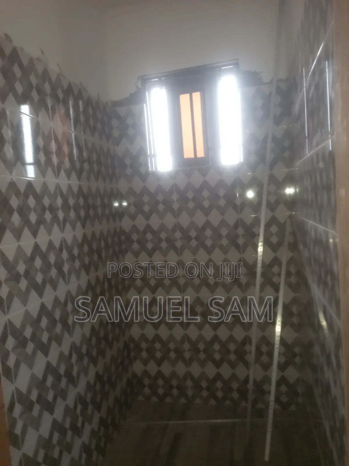 2bdrm Apartment in Com 11, Tema Metropolitan for rent