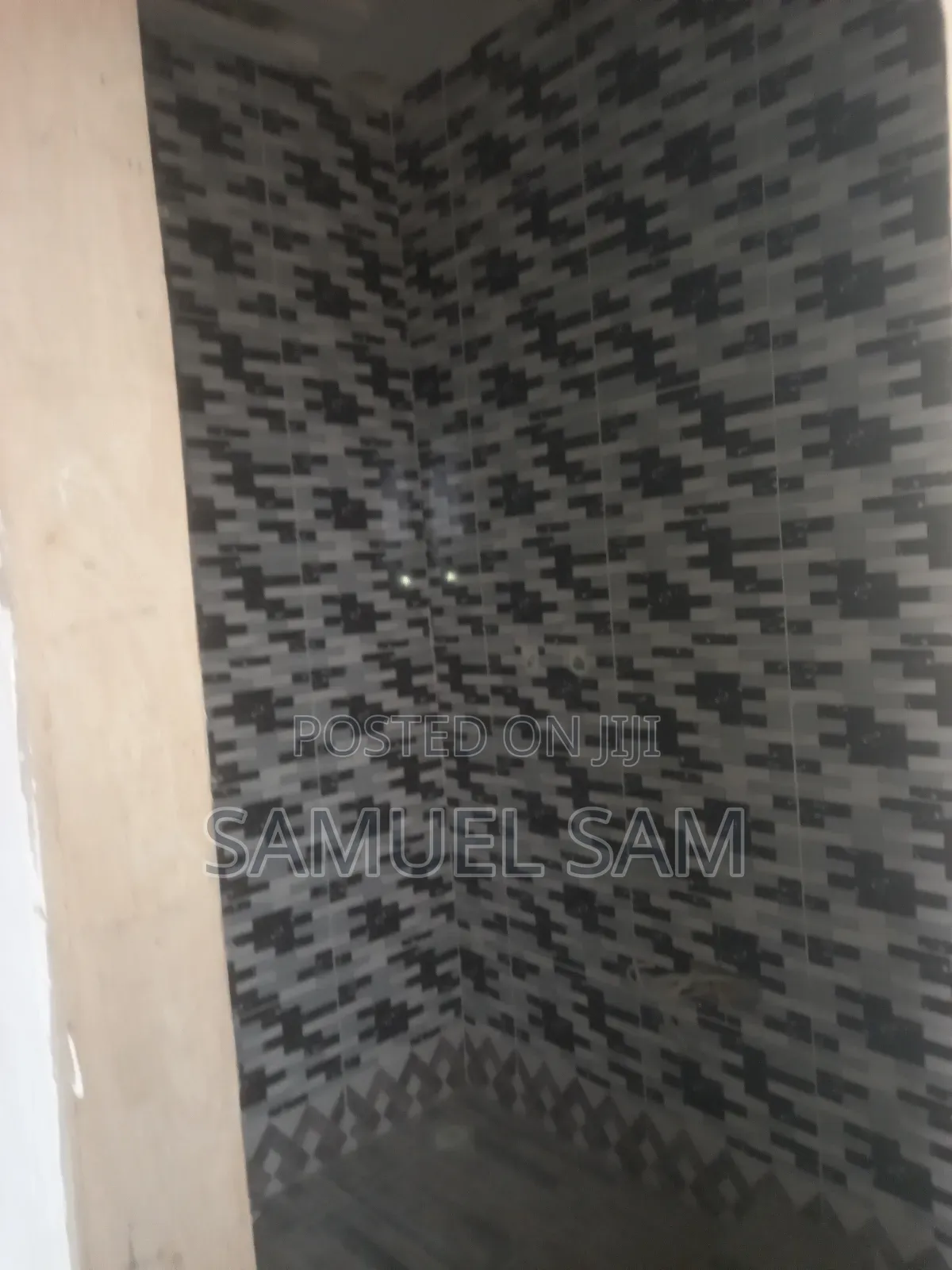 2bdrm Apartment in Com 11, Tema Metropolitan for rent