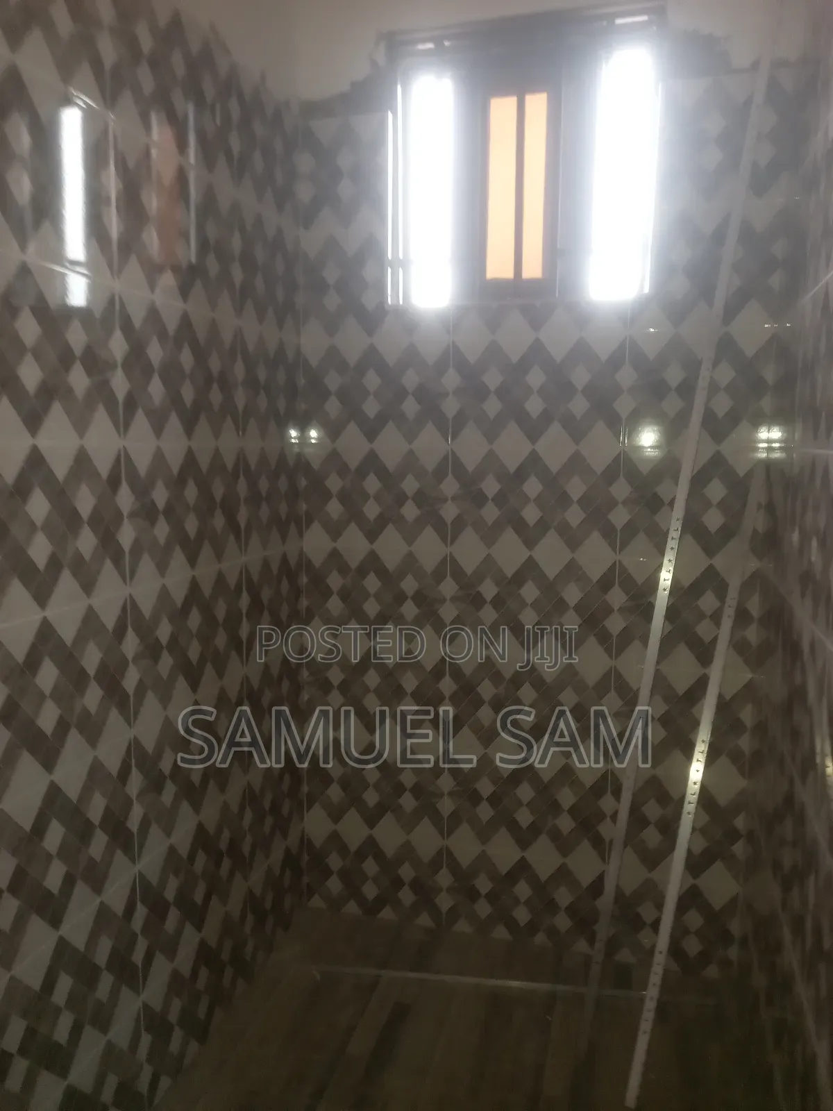 2bdrm Apartment in Com 11, Tema Metropolitan for rent