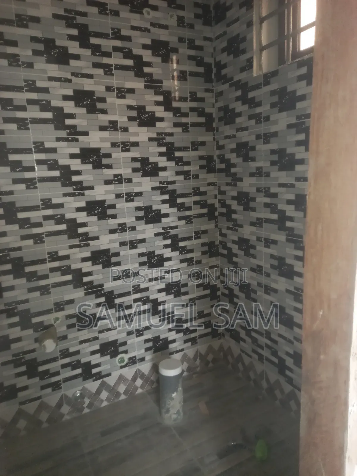 2bdrm Apartment in Com 11, Tema Metropolitan for rent