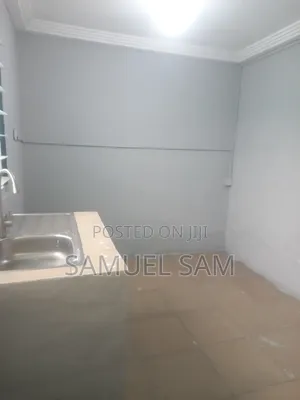 2bdrm Apartment in Com.11, Tema Metropolitan for rent
