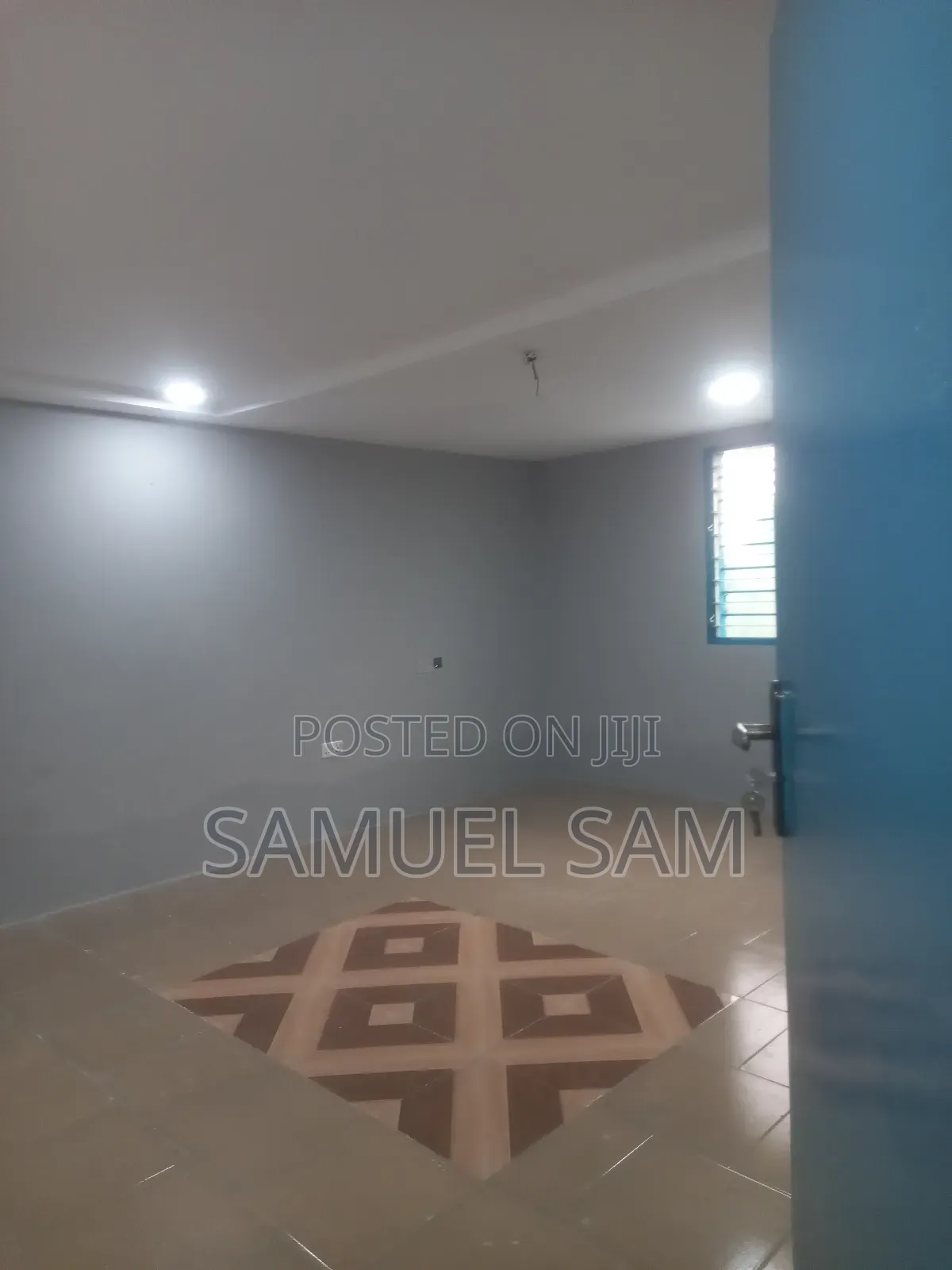 2bdrm Apartment in Com.11, Tema Metropolitan for rent