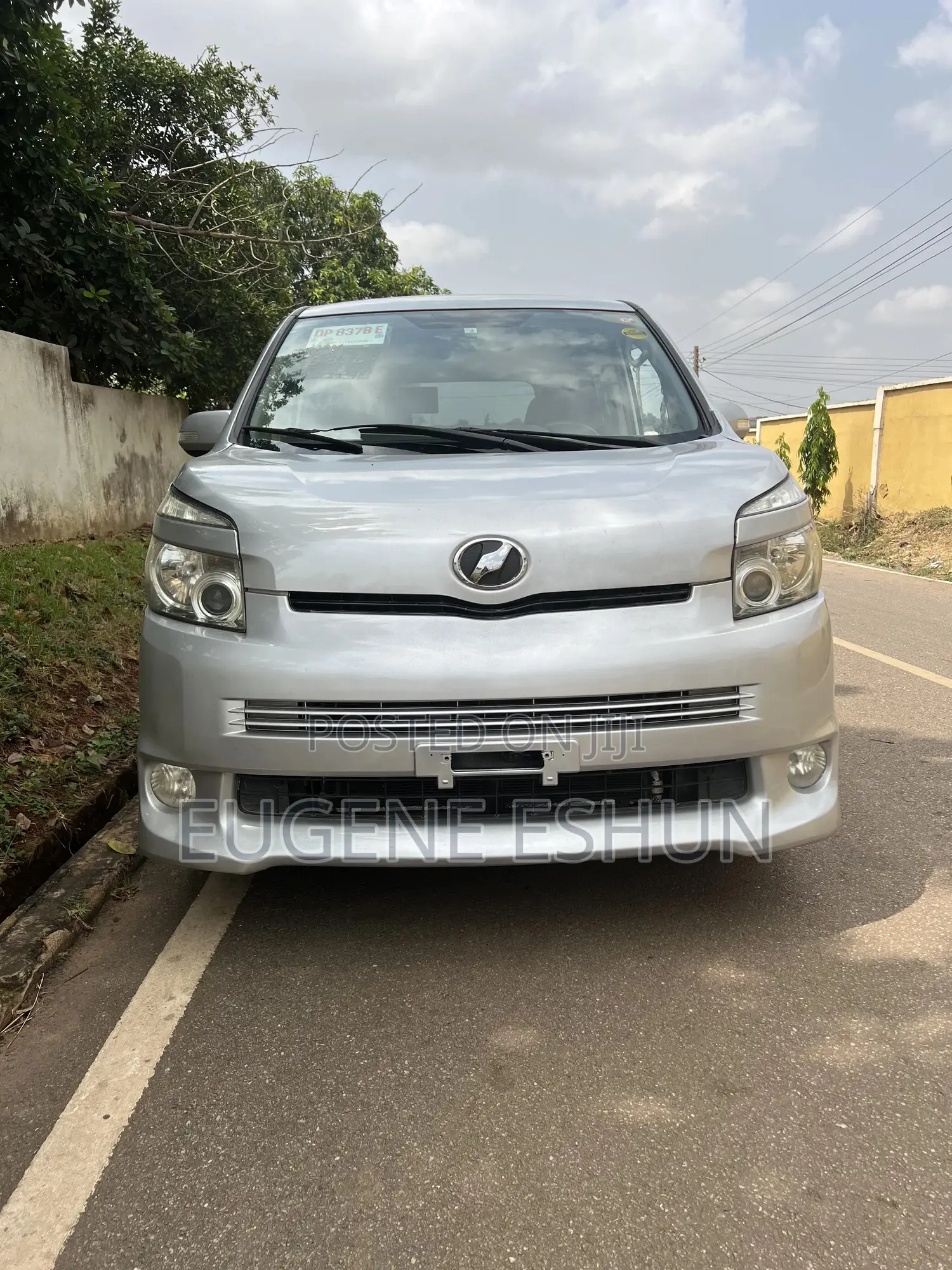 Toyota Voxy 2009 Silver