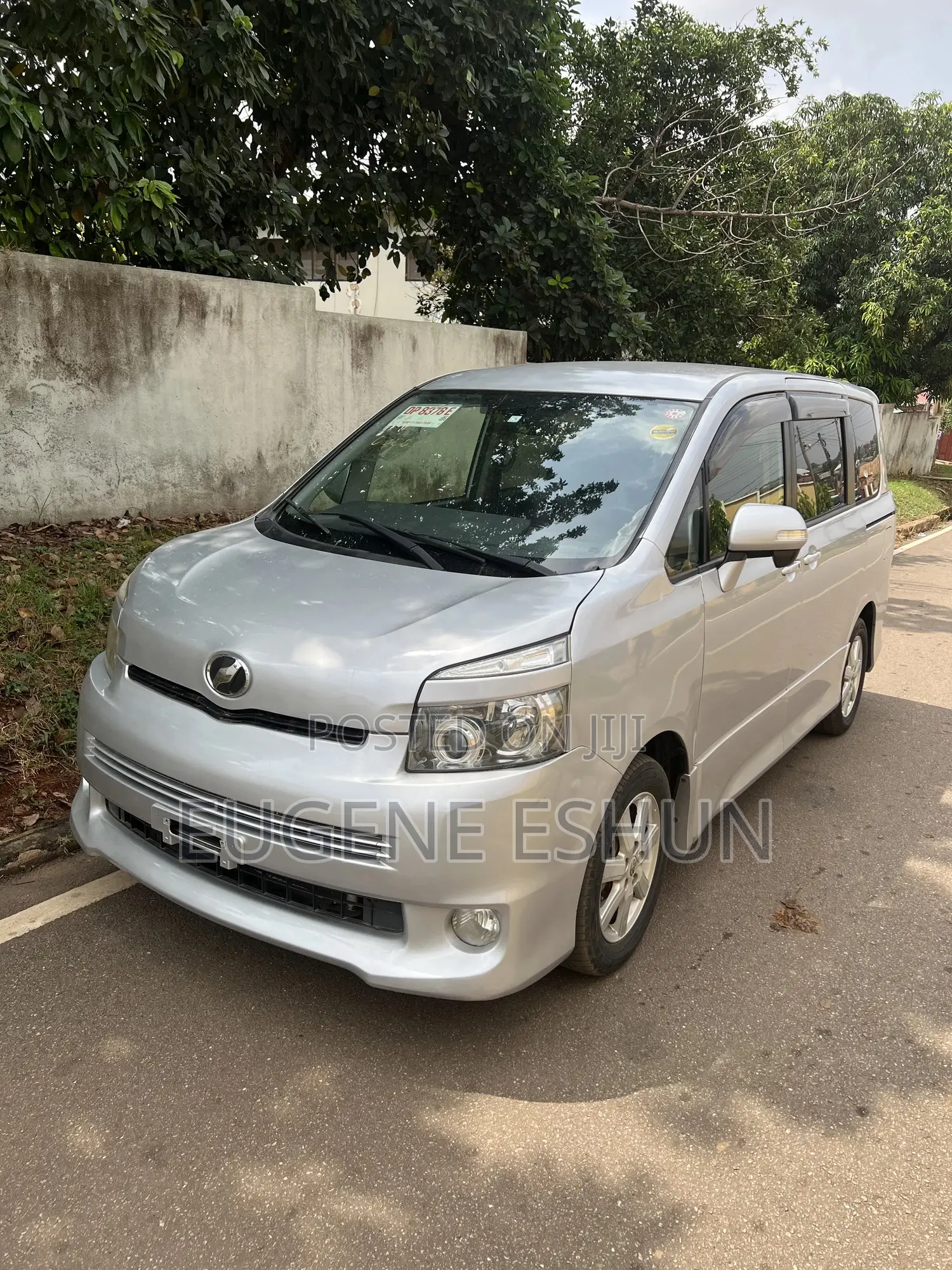 Toyota Voxy 2009 Silver