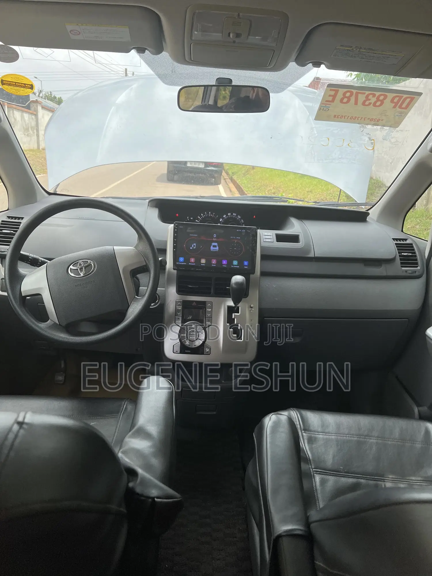 Toyota Voxy 2009 Silver